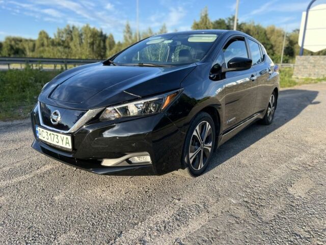 Черный Ниссан Лиф, объемом двигателя 0 л и пробегом 95 тыс. км за 12900 $, фото 3 на Automoto.ua