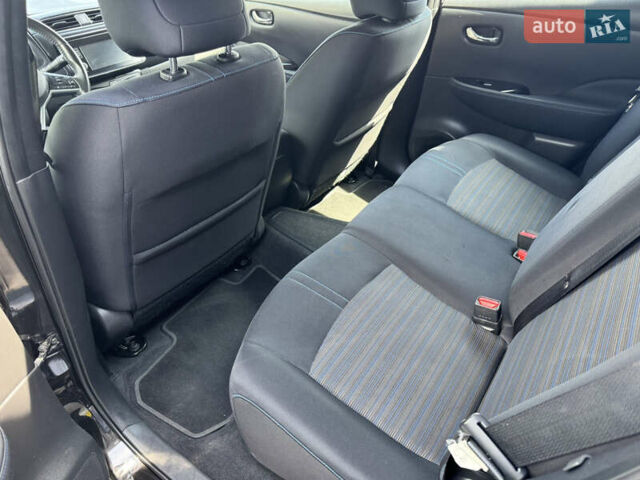 Чорний Ніссан Ліф, об'ємом двигуна 0 л та пробігом 95 тис. км за 13500 $, фото 7 на Automoto.ua