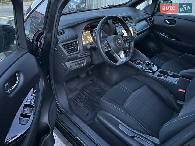 Черный Ниссан Лиф, объемом двигателя 0 л и пробегом 132 тыс. км за 11600 $, фото 8 на Automoto.ua