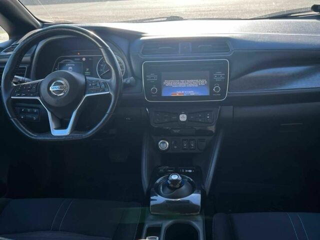 Черный Ниссан Лиф, объемом двигателя 0 л и пробегом 108 тыс. км за 12000 $, фото 8 на Automoto.ua