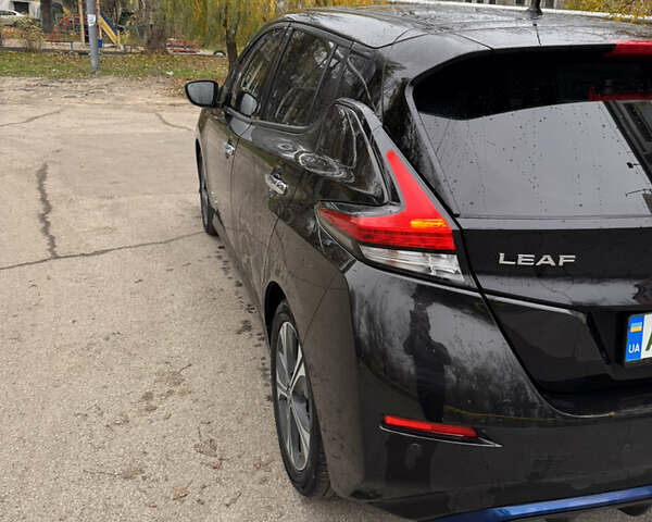 Чорний Ніссан Ліф, об'ємом двигуна 0 л та пробігом 146 тис. км за 13300 $, фото 5 на Automoto.ua