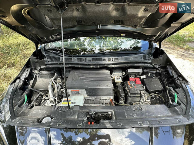 Черный Ниссан Лиф, объемом двигателя 0 л и пробегом 119 тыс. км за 13500 $, фото 17 на Automoto.ua