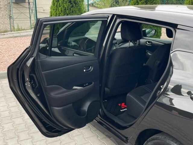 Черный Ниссан Лиф, объемом двигателя 0 л и пробегом 109 тыс. км за 13499 $, фото 4 на Automoto.ua