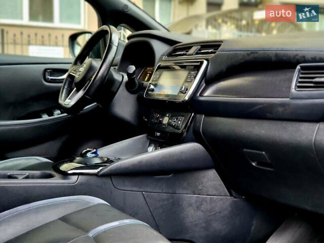 Чорний Ніссан Ліф, об'ємом двигуна 0 л та пробігом 87 тис. км за 12900 $, фото 10 на Automoto.ua