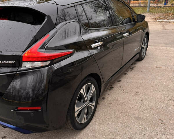 Чорний Ніссан Ліф, об'ємом двигуна 0 л та пробігом 146 тис. км за 13300 $, фото 3 на Automoto.ua