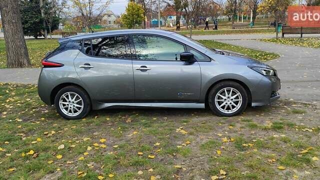 Чорний Ніссан Ліф, об'ємом двигуна 0 л та пробігом 103 тис. км за 13200 $, фото 3 на Automoto.ua