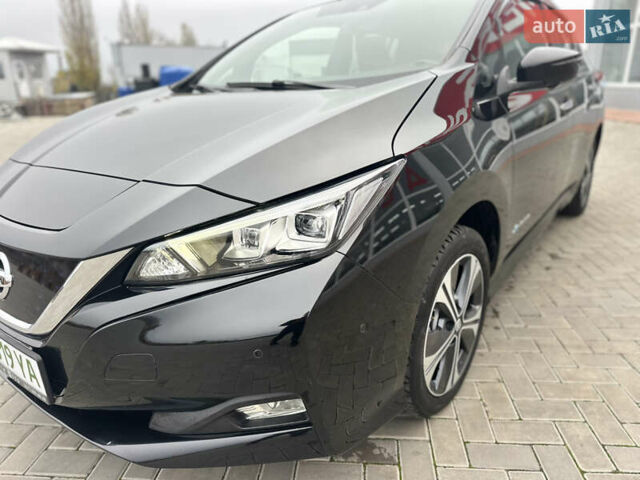 Черный Ниссан Лиф, объемом двигателя 0 л и пробегом 82 тыс. км за 11855 $, фото 3 на Automoto.ua