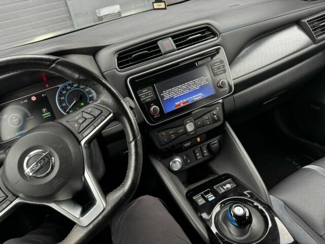 Чорний Ніссан Ліф, об'ємом двигуна 0 л та пробігом 108 тис. км за 12499 $, фото 3 на Automoto.ua