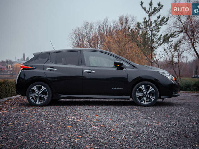 Черный Ниссан Лиф, объемом двигателя 0 л и пробегом 89 тыс. км за 13350 $, фото 6 на Automoto.ua