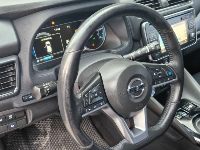 Чорний Ніссан Ліф, об'ємом двигуна 0 л та пробігом 125 тис. км за 13000 $, фото 12 на Automoto.ua