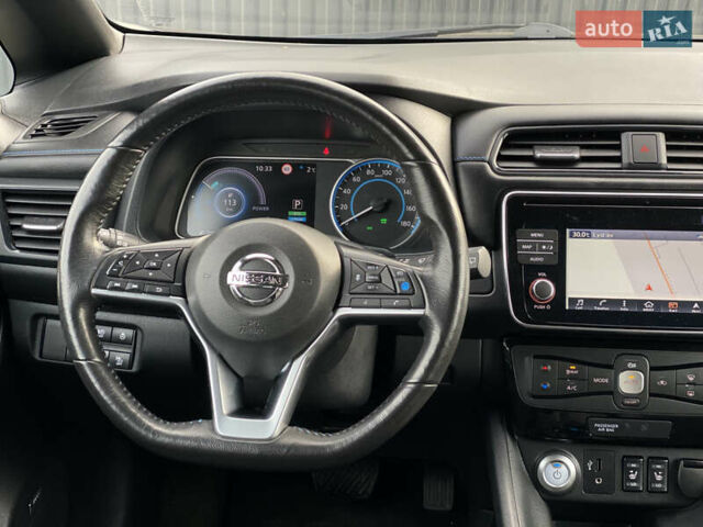 Черный Ниссан Лиф, объемом двигателя 0 л и пробегом 133 тыс. км за 12500 $, фото 37 на Automoto.ua