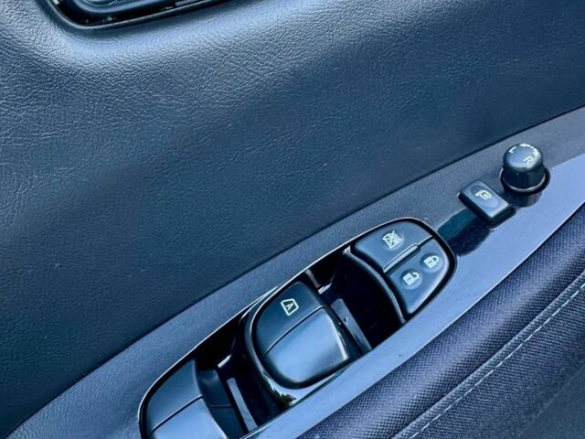 Черный Ниссан Лиф, объемом двигателя 0 л и пробегом 133 тыс. км за 11300 $, фото 15 на Automoto.ua