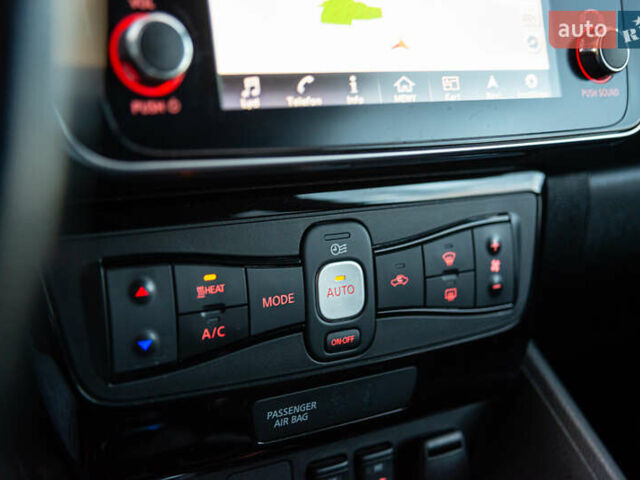 Черный Ниссан Лиф, объемом двигателя 0 л и пробегом 133 тыс. км за 11900 $, фото 30 на Automoto.ua