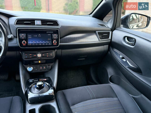 Черный Ниссан Лиф, объемом двигателя 0 л и пробегом 111 тыс. км за 11200 $, фото 14 на Automoto.ua