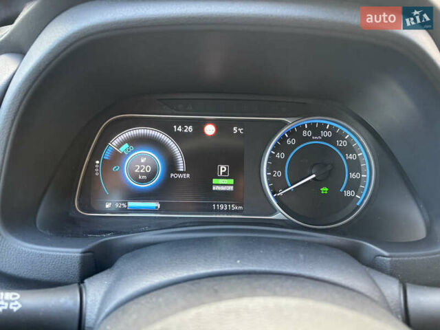 Черный Ниссан Лиф, объемом двигателя 0 л и пробегом 119 тыс. км за 11700 $, фото 30 на Automoto.ua