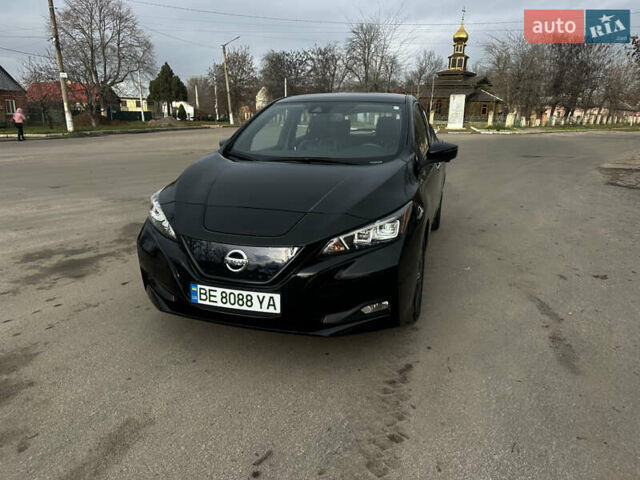 Черный Ниссан Лиф, объемом двигателя 0 л и пробегом 51 тыс. км за 13999 $, фото 7 на Automoto.ua