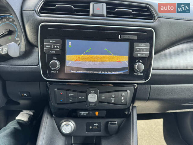 Чорний Ніссан Ліф, об'ємом двигуна 0 л та пробігом 95 тис. км за 13500 $, фото 12 на Automoto.ua