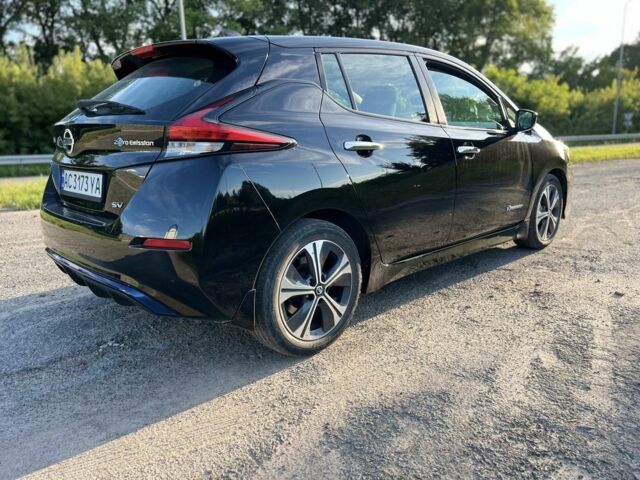 Черный Ниссан Лиф, объемом двигателя 0 л и пробегом 95 тыс. км за 12900 $, фото 2 на Automoto.ua