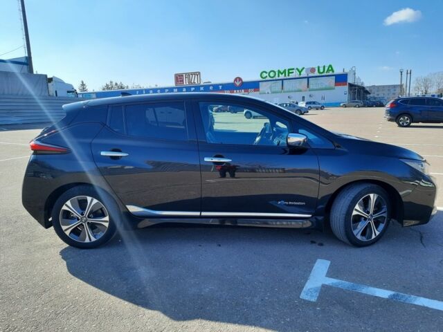 Черный Ниссан Лиф, объемом двигателя 0 л и пробегом 88 тыс. км за 14500 $, фото 4 на Automoto.ua