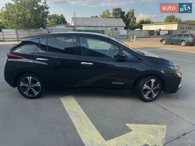 Черный Ниссан Лиф, объемом двигателя 0 л и пробегом 156 тыс. км за 12500 $, фото 12 на Automoto.ua