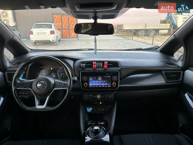 Чорний Ніссан Ліф, об'ємом двигуна 0 л та пробігом 90 тис. км за 11950 $, фото 33 на Automoto.ua