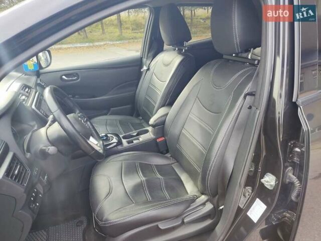 Чорний Ніссан Ліф, об'ємом двигуна 0 л та пробігом 155 тис. км за 12500 $, фото 30 на Automoto.ua