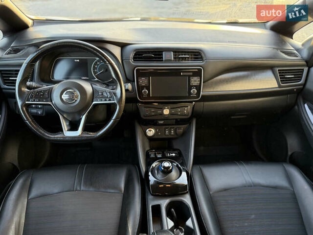 Черный Ниссан Лиф, объемом двигателя 0 л и пробегом 125 тыс. км за 11900 $, фото 6 на Automoto.ua