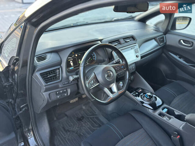 Черный Ниссан Лиф, объемом двигателя 0 л и пробегом 119 тыс. км за 11700 $, фото 28 на Automoto.ua
