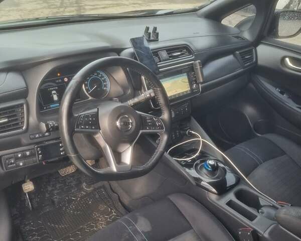 Черный Ниссан Лиф, объемом двигателя 0 л и пробегом 158 тыс. км за 13000 $, фото 1 на Automoto.ua