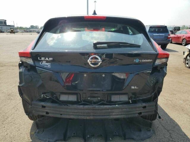 Черный Ниссан Лиф, объемом двигателя 0 л и пробегом 67 тыс. км за 6000 $, фото 4 на Automoto.ua