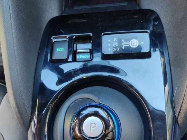 Чорний Ніссан Ліф, об'ємом двигуна 0 л та пробігом 145 тис. км за 14000 $, фото 9 на Automoto.ua