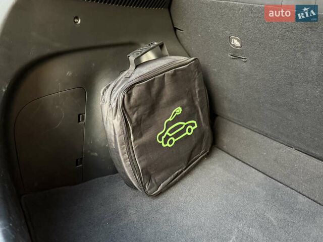 Черный Ниссан Лиф, объемом двигателя 0 л и пробегом 111 тыс. км за 11200 $, фото 34 на Automoto.ua