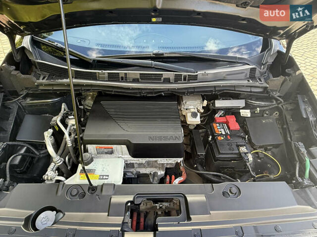 Черный Ниссан Лиф, объемом двигателя 0 л и пробегом 145 тыс. км за 11999 $, фото 34 на Automoto.ua