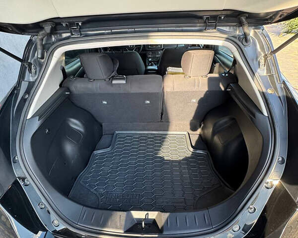 Черный Ниссан Лиф, объемом двигателя 0 л и пробегом 87 тыс. км за 15200 $, фото 8 на Automoto.ua