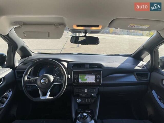 Черный Ниссан Лиф, объемом двигателя 0 л и пробегом 114 тыс. км за 12800 $, фото 25 на Automoto.ua