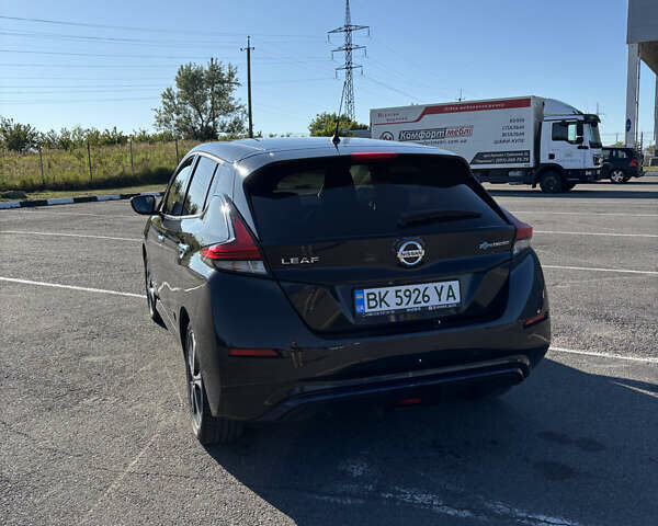 Черный Ниссан Лиф, объемом двигателя 0 л и пробегом 123 тыс. км за 12100 $, фото 5 на Automoto.ua