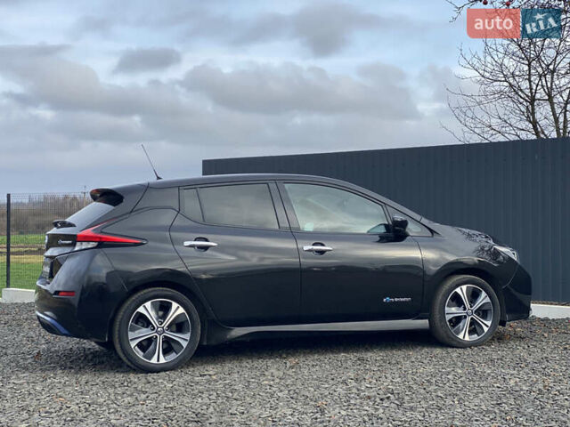 Черный Ниссан Лиф, объемом двигателя 0 л и пробегом 133 тыс. км за 12500 $, фото 50 на Automoto.ua