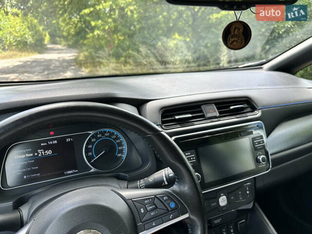 Черный Ниссан Лиф, объемом двигателя 0 л и пробегом 119 тыс. км за 13500 $, фото 13 на Automoto.ua