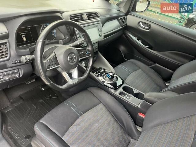 Черный Ниссан Лиф, объемом двигателя 0 л и пробегом 120 тыс. км за 11900 $, фото 22 на Automoto.ua