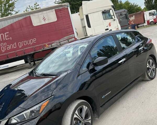 Черный Ниссан Лиф, объемом двигателя 0 л и пробегом 105 тыс. км за 12200 $, фото 4 на Automoto.ua