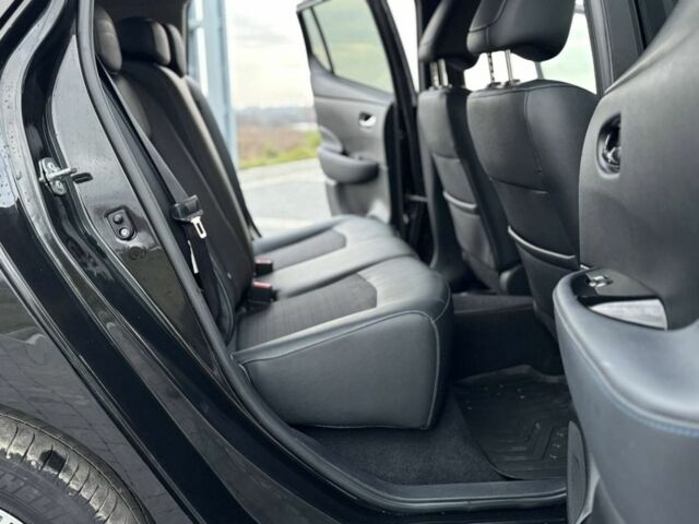 Черный Ниссан Лиф, объемом двигателя 0 л и пробегом 114 тыс. км за 11990 $, фото 11 на Automoto.ua