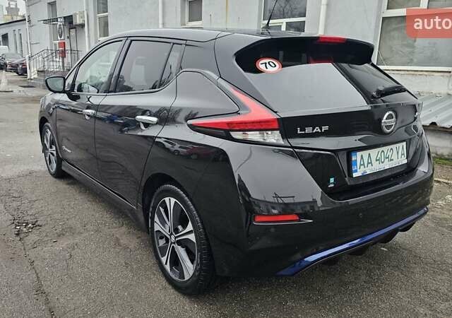 Черный Ниссан Лиф, объемом двигателя 0 л и пробегом 129 тыс. км за 11200 $, фото 5 на Automoto.ua