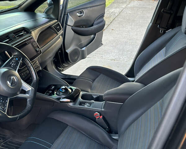 Черный Ниссан Лиф, объемом двигателя 0 л и пробегом 137 тыс. км за 11999 $, фото 14 на Automoto.ua