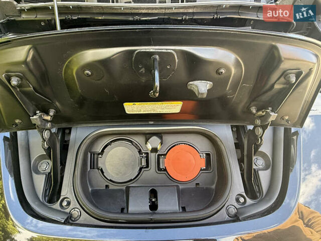 Черный Ниссан Лиф, объемом двигателя 0 л и пробегом 145 тыс. км за 11999 $, фото 35 на Automoto.ua