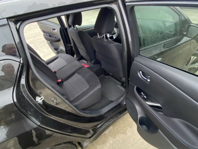 Черный Ниссан Лиф, объемом двигателя 0 л и пробегом 112 тыс. км за 11750 $, фото 8 на Automoto.ua