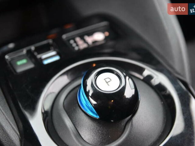 Черный Ниссан Лиф, объемом двигателя 0 л и пробегом 100 тыс. км за 11999 $, фото 26 на Automoto.ua