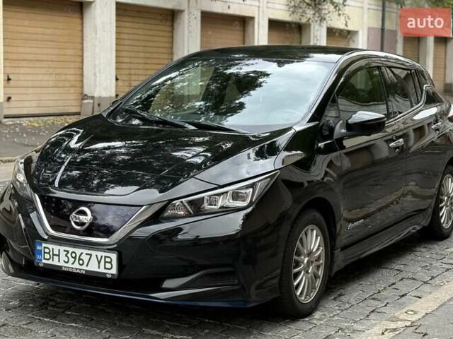 Чорний Ніссан Ліф, об'ємом двигуна 0 л та пробігом 47 тис. км за 12600 $, фото 1 на Automoto.ua
