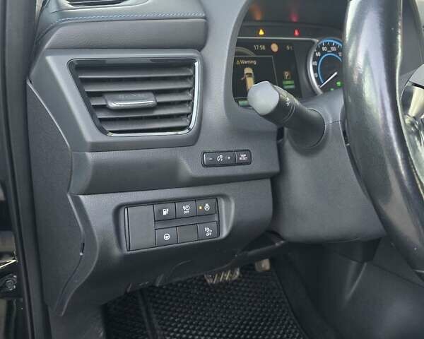 Черный Ниссан Лиф, объемом двигателя 0 л и пробегом 190 тыс. км за 12500 $, фото 9 на Automoto.ua