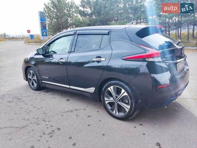 Чорний Ніссан Ліф, об'ємом двигуна 0 л та пробігом 155 тис. км за 12500 $, фото 13 на Automoto.ua