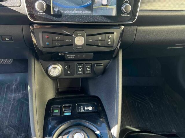 Черный Ниссан Лиф, объемом двигателя 0 л и пробегом 108 тыс. км за 12000 $, фото 2 на Automoto.ua